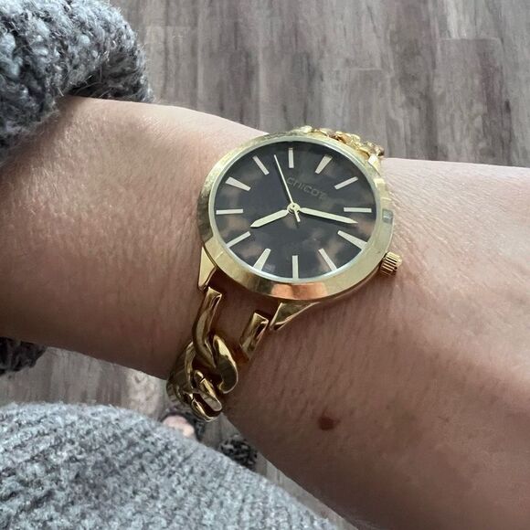 Chico’s Tortoise Face Gold Tone Chunky Chain Link Watch - Picture 4 of 8